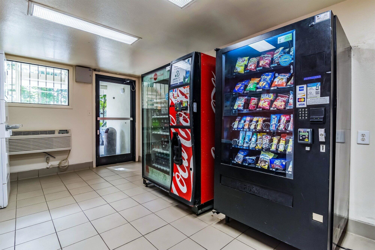 Food & Drinks 5, Motel 6 Raleigh, NC - Cary, Wake