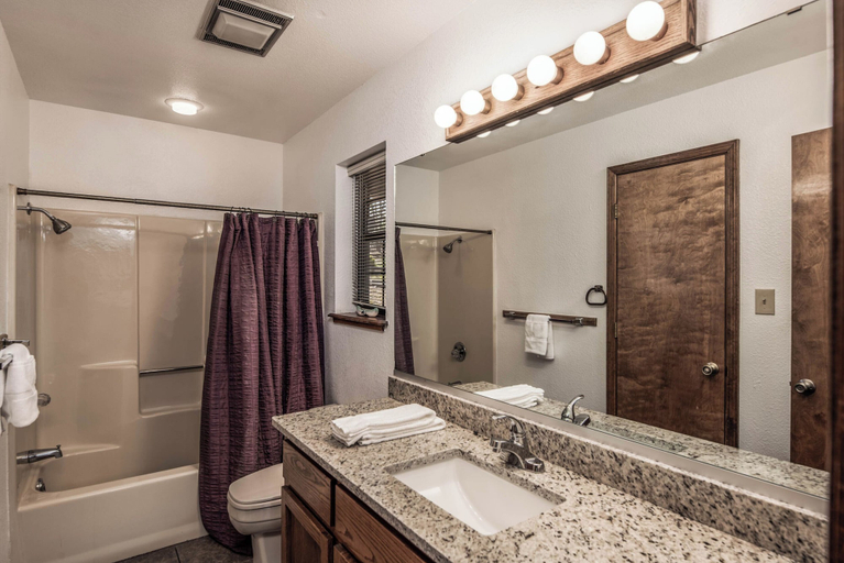 Bathroom 1, Christi and Don's Nuthouse by Ruidoso Vacation Rentals, Lincoln