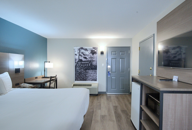 Bedroom 3, Hotsprings Village Inn, Garland