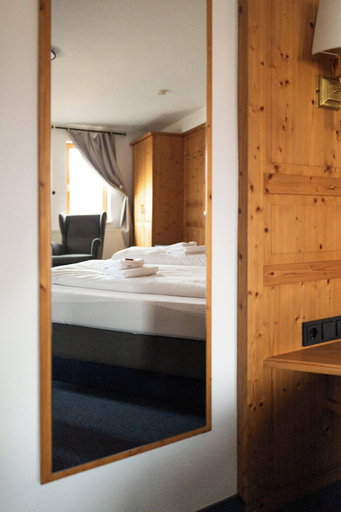 Bedroom 4, Gasthof zum goldenen Schiff, Kitzingen
