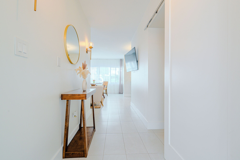 Others 5, Green Island Inn, Broward