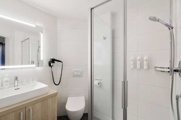 Bathroom 5, Four Points Flex by Sheraton Salzburg Messe, Salzburg
