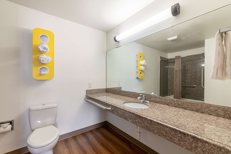 Bathroom 4, Motel 6 Georgetown, TX, Williamson