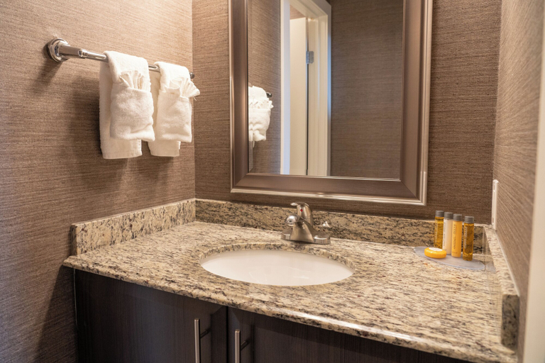 Bathroom 4, Irwin's Mountain Inn, Division No. 15