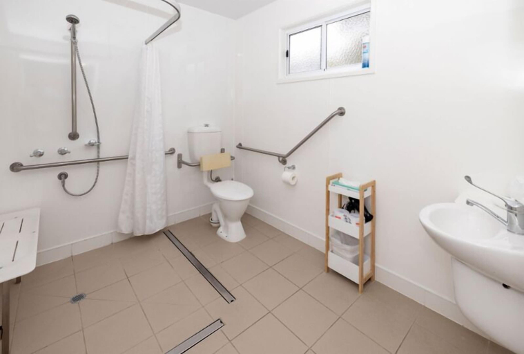 Bathroom 4, BIG4 Mannum Holiday Park, Mid Murray