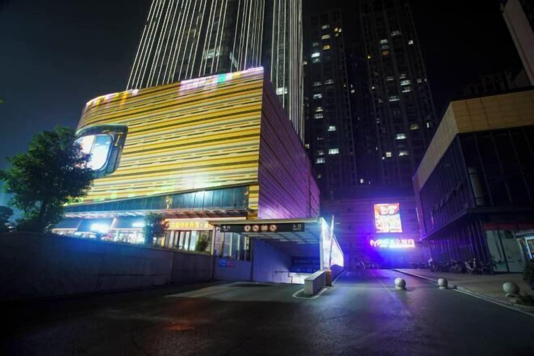 Exterior & Views 2, Lavande Hotels (Xianning Tonghui Square), Xianning