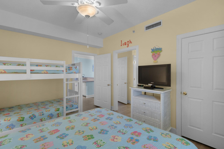 Bedroom 2, Twin Palms 1201, Bay