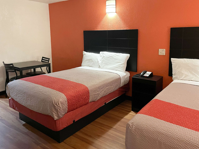 Bedroom 5, Studio 6 Houston, TX - Brookhollow, Houston