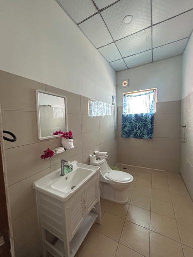 Bathroom 4, TR Apartments, Panatina