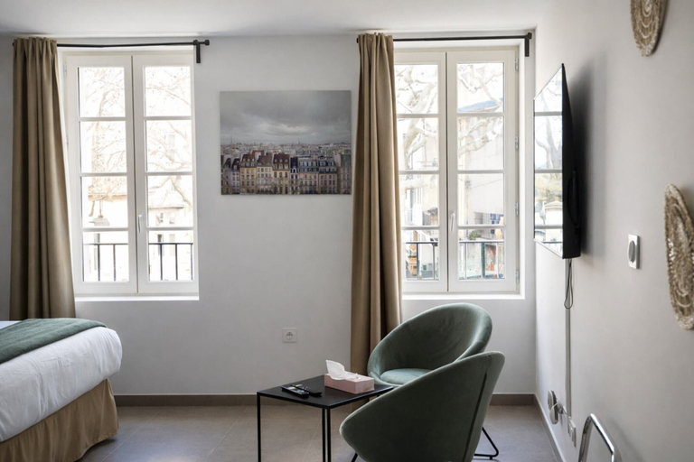 Bedroom 4, Sous les platanes, Bouches-du-Rhône
