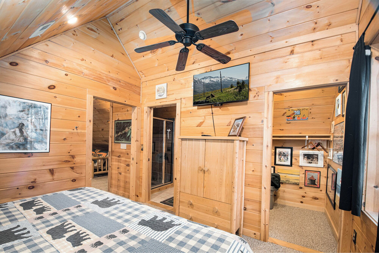 Others 5, The Mountain Airy by Taylor Made Deep Creek, Garrett