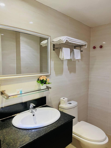 Bathroom 5, You Eng Hotel, Dangkao