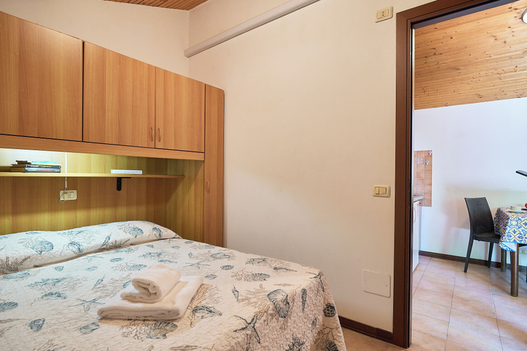 Bedroom 2, Caravelle Camping Village, Savona