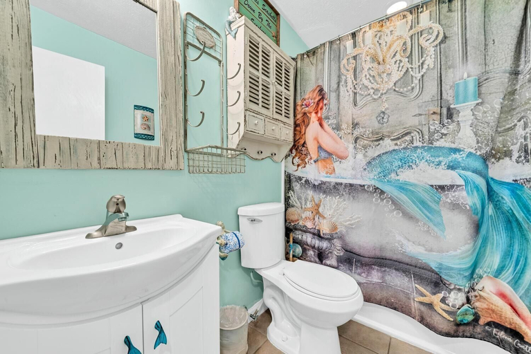 Bathroom, Nautical Watch D-6, Bay