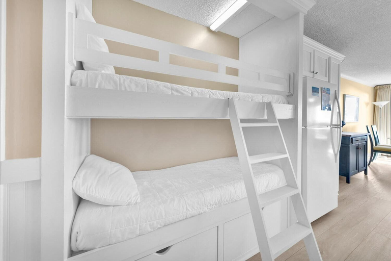 Bedroom 2, Latitude 29 #2, Bay