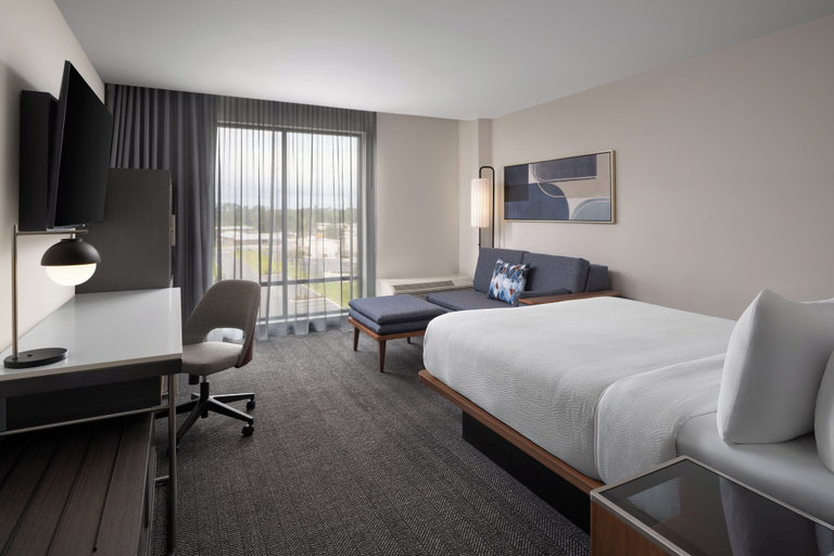 Bedroom 2, Courtyard By Marriott Lake City, Columbia