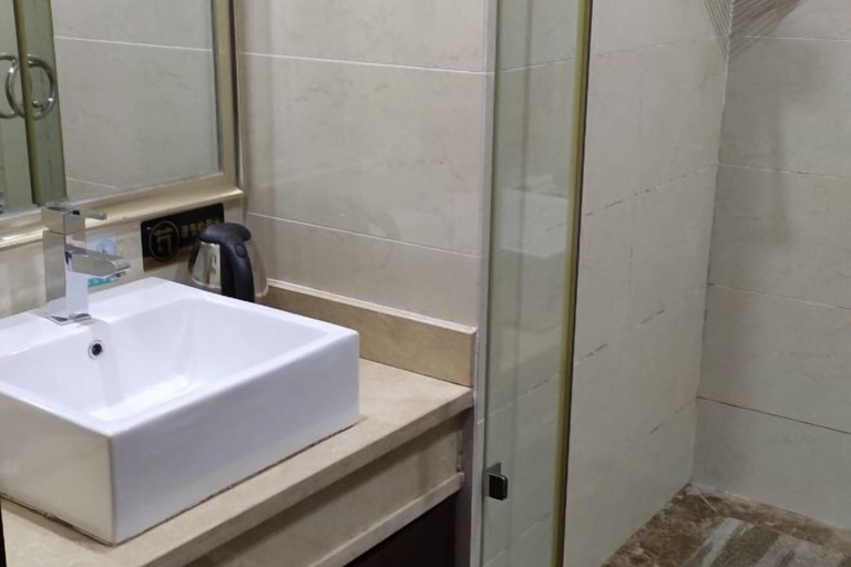 Bathroom, Lingyue Hotel, Yichang