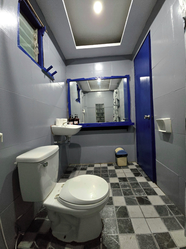 Bathroom 4, Islandfront Cottages, El Nido