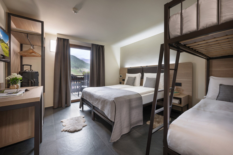 Bedroom 3, Hotel Loredana, Sondrio