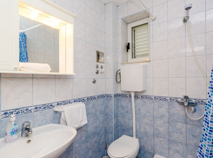 Bathroom 4, Apartments Glavor, Janjina