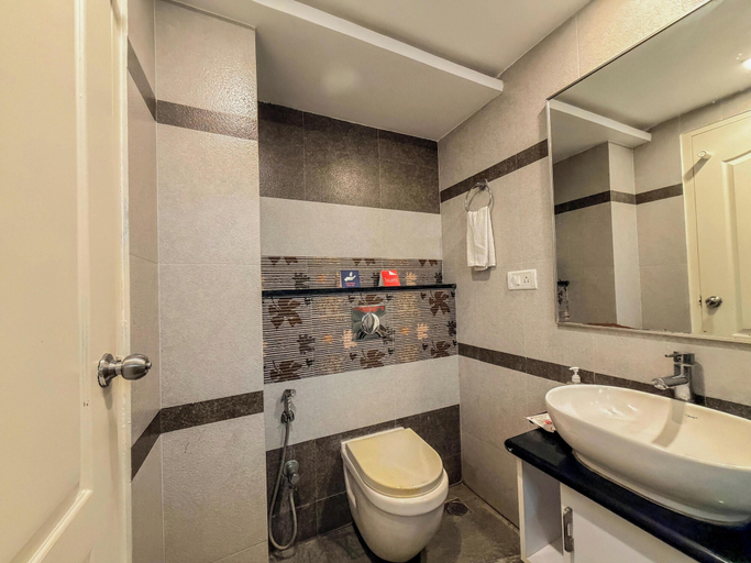 Bathroom 4, Zip By Spree Hotels Surabi International Vellore, Vellore