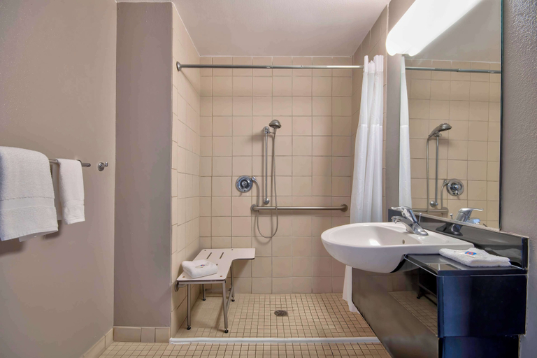 Bathroom 3, Studio 6 Albuquerque, NM – Midtown, Bernalillo