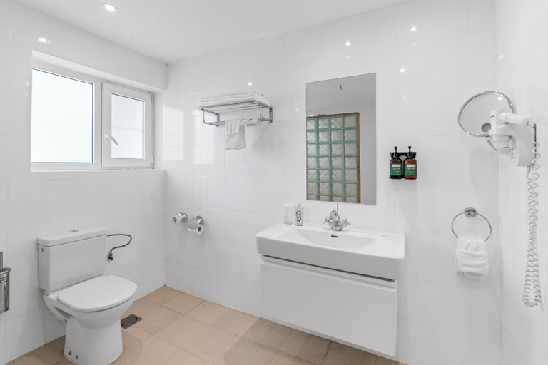 Bathroom 4, Best Western Nairobi Upper Hill, Dagoretti North