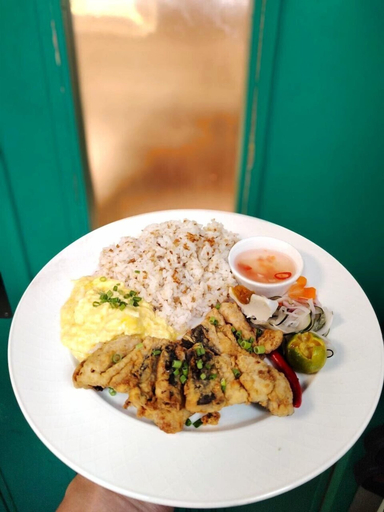 Food & Drinks 5, The Belamy House Managed by HII, Makati City