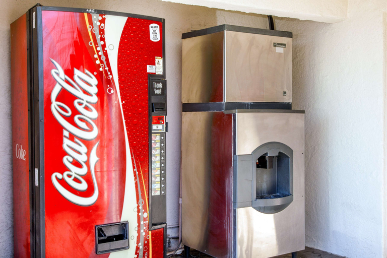 Food & Drinks 5, Motel 6 Phoenix, AZ - Airport - 24th Street, Maricopa