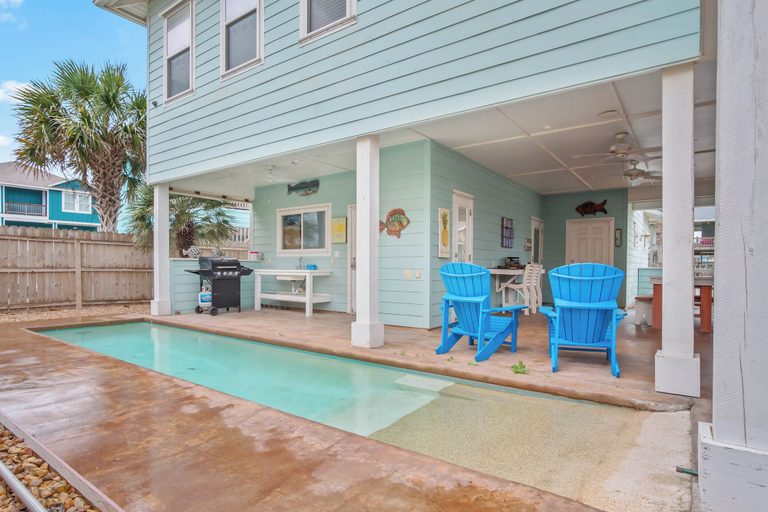 Sport & Beauty, Playin' Hookie by Silver Sands Vacation Rentals, Nueces