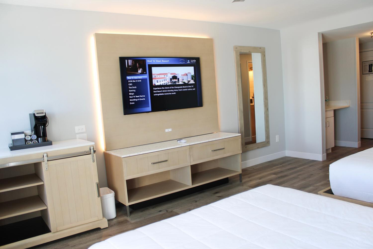 Bedroom 2, Rod ‘N’ Reel Resort, Calvert