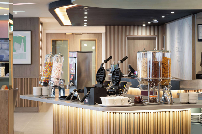 Food & Drinks 5, Hampton by Hilton London City, London
