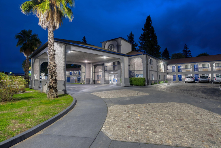 Exterior & Views 2, SureStay Hotel by Best Western Ukiah, Mendocino