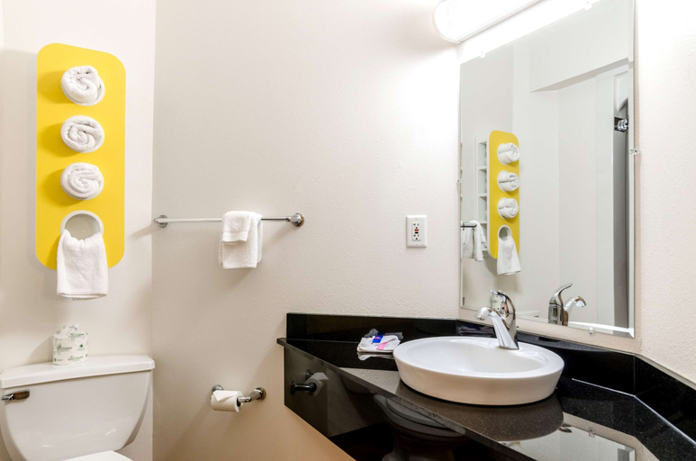 Bathroom, Motel 6 Somerset, KY, Pulaski
