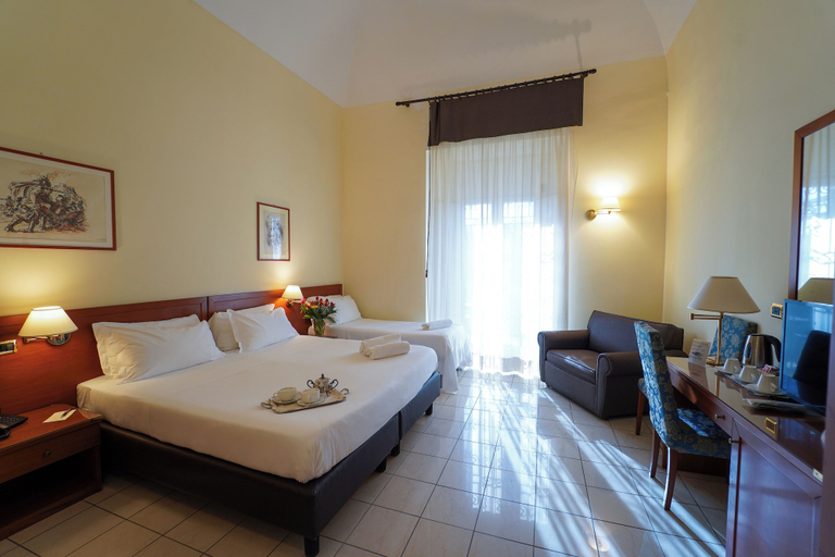 Bedroom 3, Hotel Adria, Bari