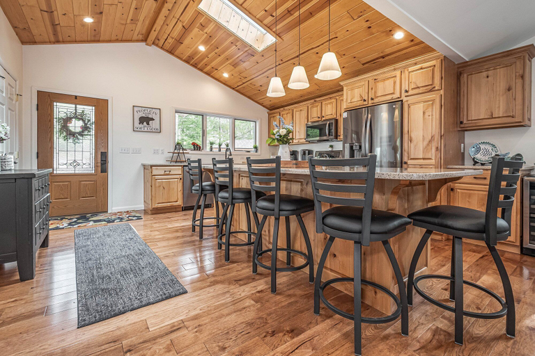 Food & Drinks, Lakeside Dreamin' by Taylor Made Deep Creek, Garrett