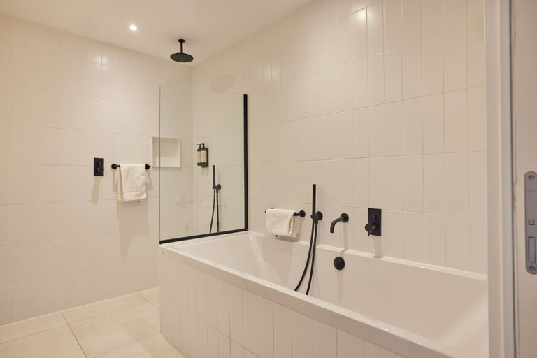 Bathroom 4, Van der Valk Hotel Bloom Saint Aygulf, Var