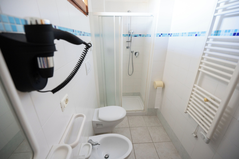 Bathroom, Petite Fleur, Teramo