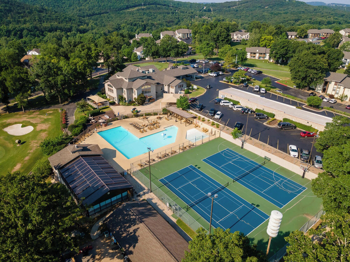 Exterior & Views, Golf View Peek-a-boo, Taney