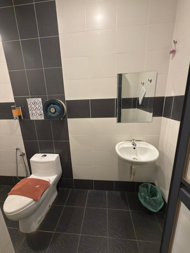 Bathroom 4, Hotel Viva, Klang