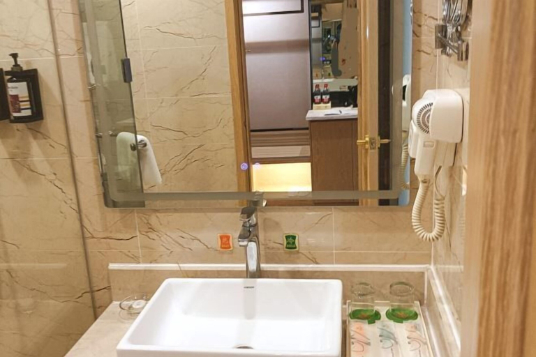 Bathroom 4, Vienna Hotel (Rugao Wuyue Plaza), Nantong