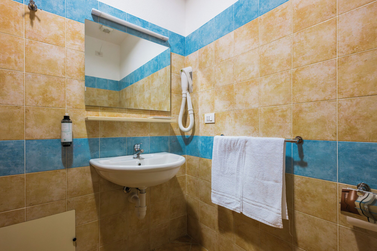 Bathroom 4, La Smeraldina Resort, Olbia-Tempio