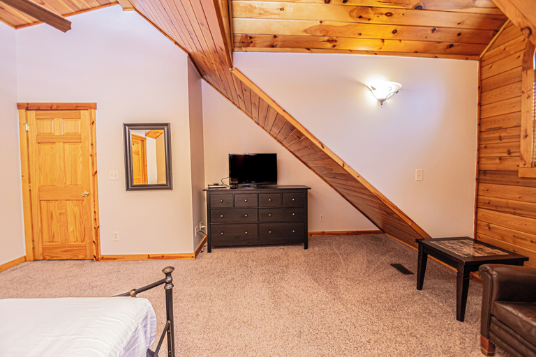 Bedroom 3, Donovan's Dacha by Taylor Made Deep Creek, Garrett