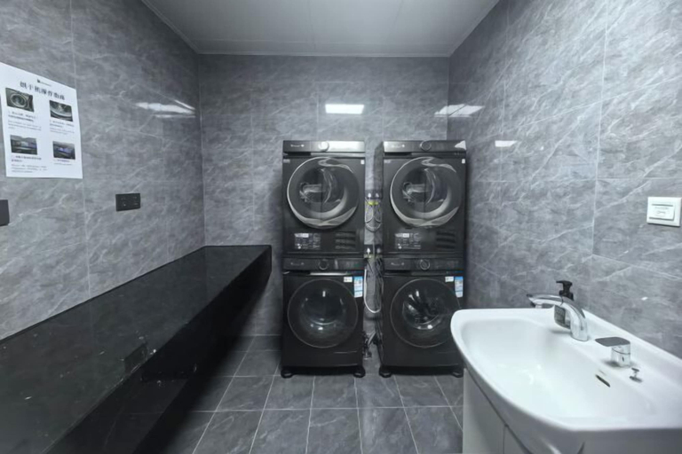 Bathroom 4, Beijing Henan Business Hotel, Beijing