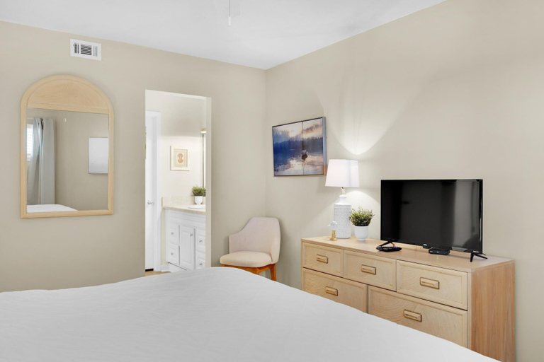 Bedroom 2, Aquavista 404e, Bay