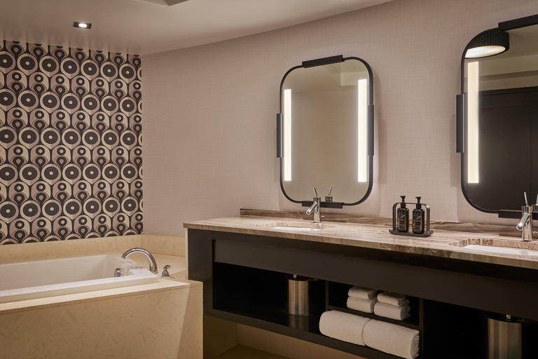 Bathroom 5, MGM Grand Detroit, Wayne