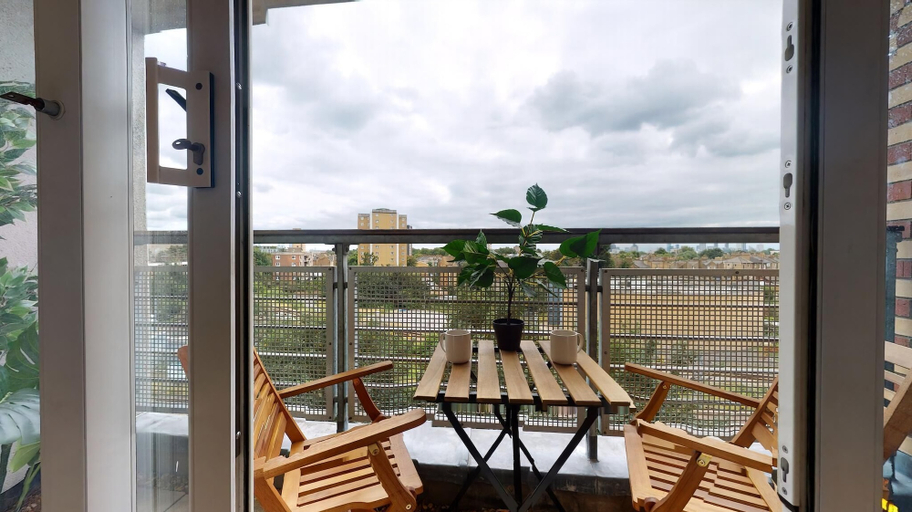 Others 5, Cozy Hackney Apartment, London