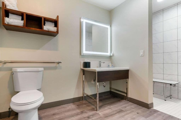 Bathroom 4, Antioch Inn and Suites, Contra Costa
