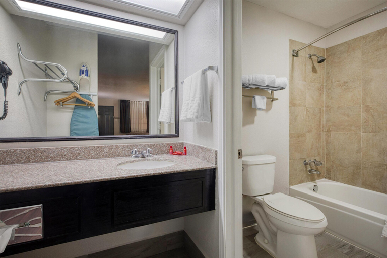 Bathroom 4, SureStay Hotel by Best Western Terrell, Kaufman