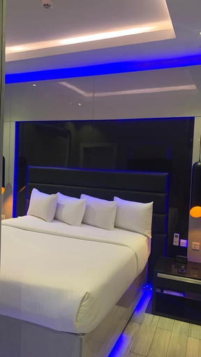 Bedroom 5, DREAMS BY DV8, Surulere